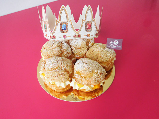 Couronne des Reines : à la crème légère vanille et fruits frais des Pâtissières Couronne des Reines : à la crème légère vanille et fruits frais des Pâtissières