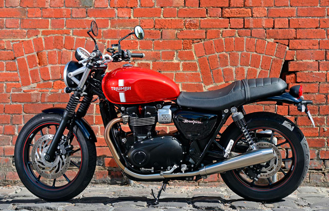 Street Twin de Triumph : L’ANGLAISE NÉO-RETRO Street Twin de Triumph : L’ANGLAISE NÉO-RETRO