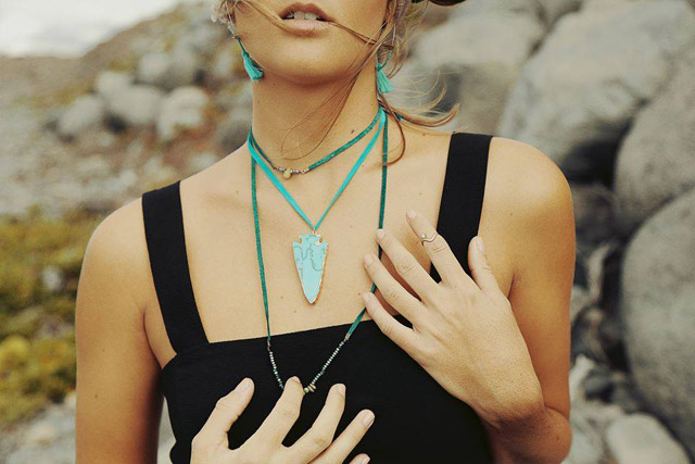 Egayez vos tenues ! Mettez de la couleur dans votre vie et dans votre style ! Egayez vos tenues ! Mettez de la couleur dans votre vie et dans votre style !