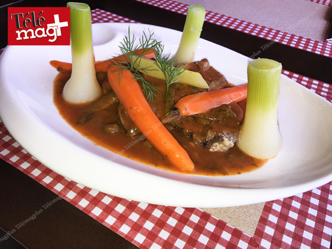Langue de bœuf à la sauce charcutière
