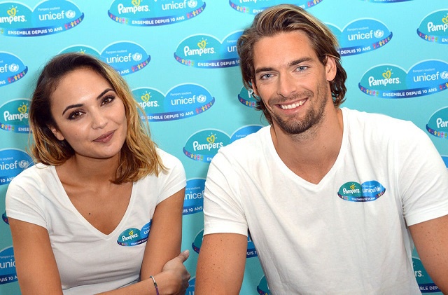 Valérie Bègue, Camille Lacourt, et Jazz : une photo pour la bonne cause Valérie Bègue, Camille Lacourt, et Jazz : une photo pour la bonne cause
