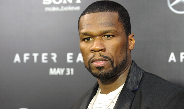 50 Cent : il frappe une femme en plein concert ! 50 Cent : il frappe une femme en plein concert !
