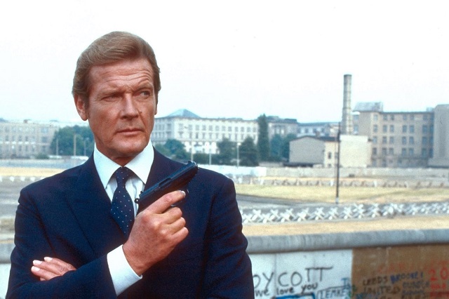 Mort de Roger Moore : le monde du spectacle lui rend hommage Mort de Roger Moore : le monde du spectacle lui rend hommage