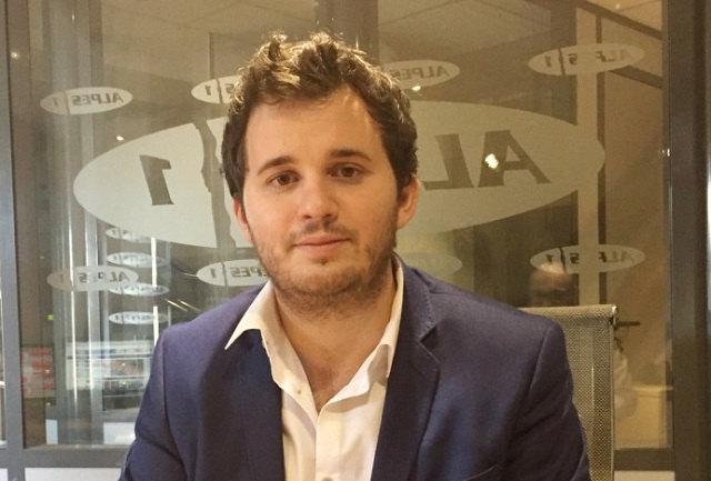 Législatives : un candidat prétexte la mort de sa mère pour justifier son retard à un rendez vous Législatives : un candidat prétexte la mort de sa mère pour justifier son retard à un rendez vous
