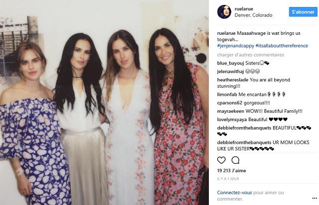 Demi Moore pose avec ses trois filles : elle fait presque aussi jeune qu’elles!