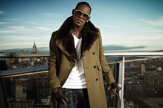 R. Kelly : le chanteur accusé de retenir des jeunes femmes dans une secte R. Kelly : le chanteur accusé de retenir des jeunes femmes dans une secte