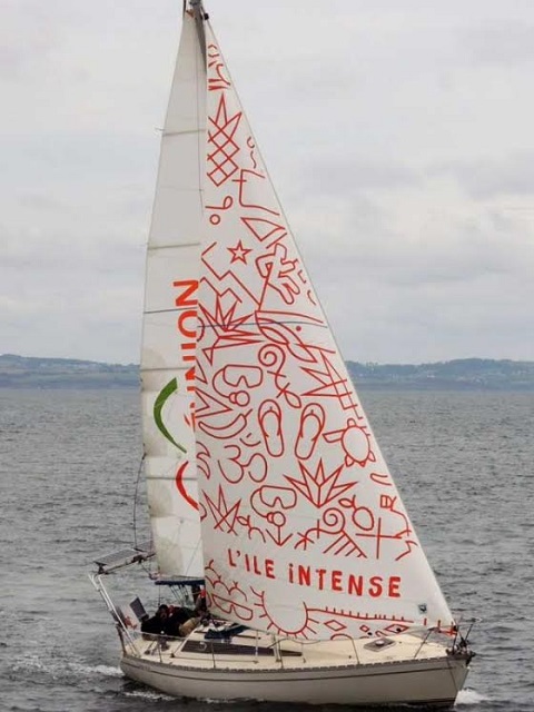 Tour du monde à la voile : de la Bretagne à La Réunion Tour du monde à la voile : de la Bretagne à La Réunion