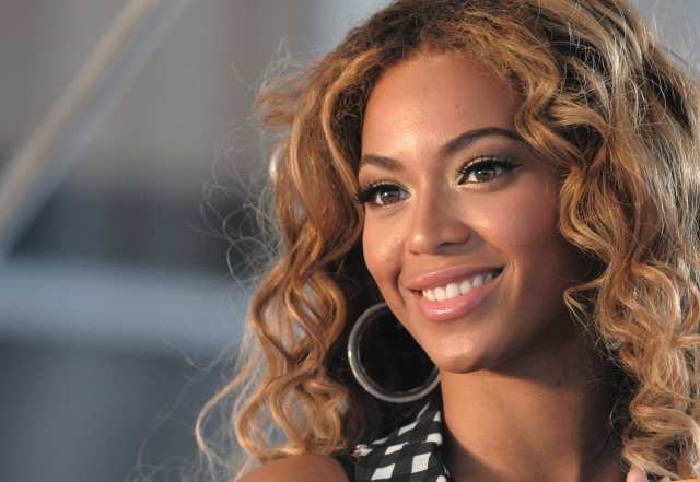 Ouragan Harvey : Beyoncé vient en aide aux sinistrés Ouragan Harvey : Beyoncé vient en aide aux sinistrés