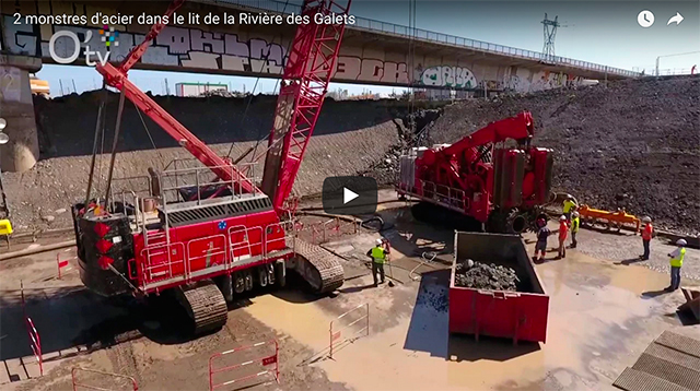 2 monstres d'acier dans le lit de la Rivière des Galets 2 monstres d'acier dans le lit de la Rivière des Galets