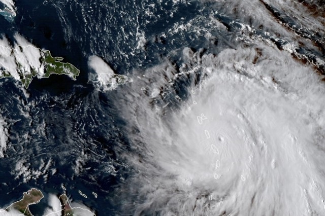 Ouragan Maria: En catégorie 5, après la Martinique et la Dominique, il va frapper la Guadeloupe Ouragan Maria: En catégorie 5, après la Martinique et la Dominique, il va frapper la Guadeloupe