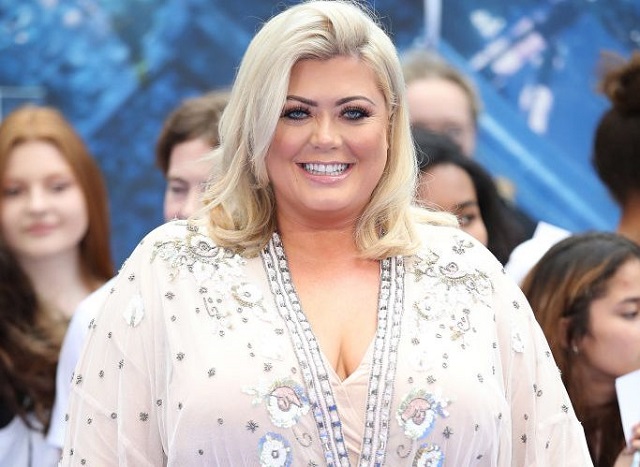 Gemma Collins: la terrible chute de la star de la télé anglaise en plein direct Gemma Collins: la terrible chute de la star de la télé anglaise en plein direct