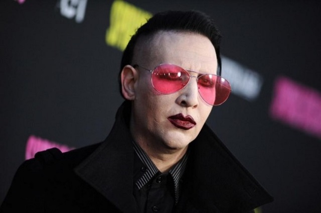 Marilyn Manson renvoie son bassiste accusé de viol Marilyn Manson renvoie son bassiste accusé de viol