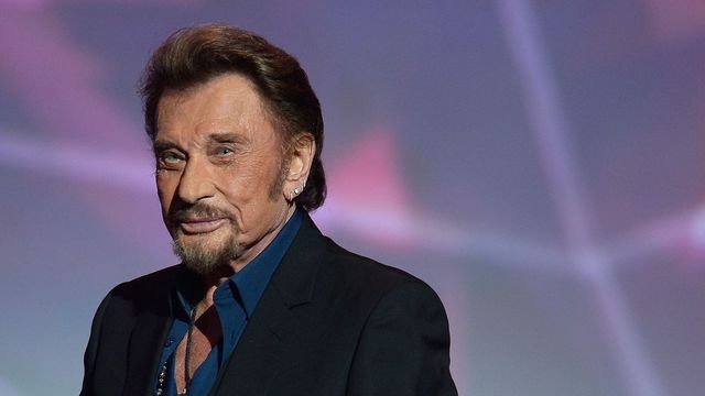 Charlie Hebdo: la une sur Johnny Hallyday qui divise les fans du chanteur Charlie Hebdo: la une sur Johnny Hallyday qui divise les fans du chanteur
