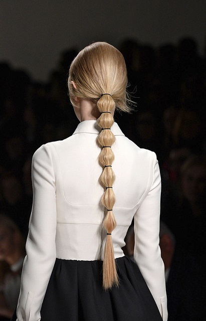 Changez de tête en un coup de peigne ! Changez de tête en un coup de peigne !