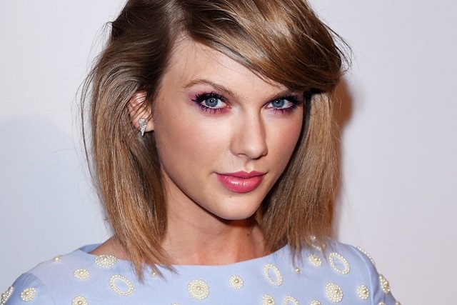 Taylor Swift: elle offre une maison à une fan enceinte et sans-abri ! Taylor Swift: elle offre une maison à une fan enceinte et sans-abri !