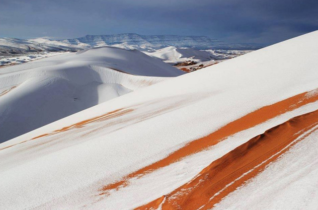 Il a neigé sur les dunes du Sahara! Il a neigé sur les dunes du Sahara!
