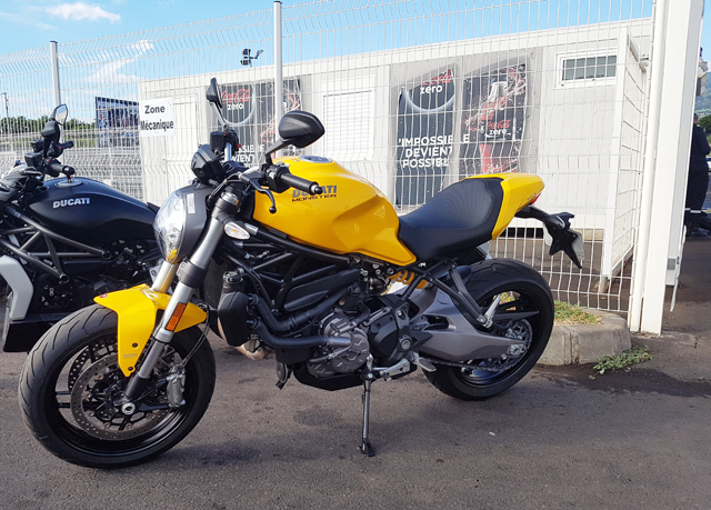 DUCATI MONSTER 821 : Douce évolution DUCATI MONSTER 821 : Douce évolution