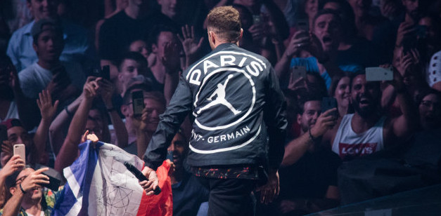 Justin Timberlake officialise grâce à une veste, la nouvelle collaboration entre PSG x Air Jordan Justin Timberlake officialise grâce à une veste, la nouvelle collaboration entre PSG x Air Jordan