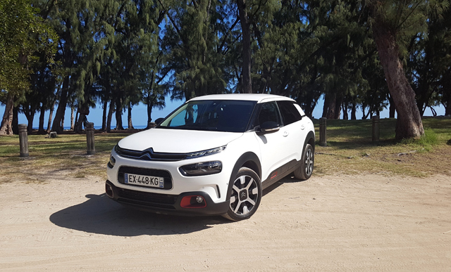 CITROËN C4 CACTUS 1.5BlueHDi 100ch SHINE CITROËN C4 CACTUS 1.5BlueHDi 100ch SHINE