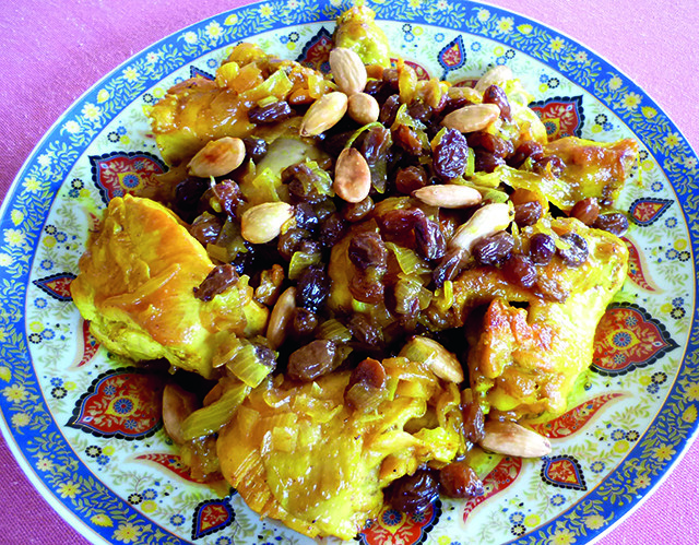 Tajine de poulet aux raisins