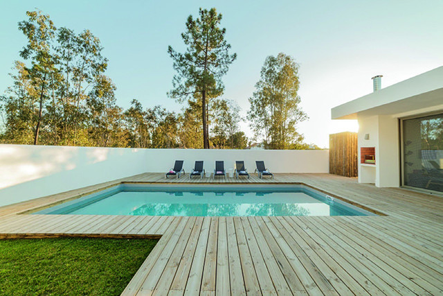 Autour de la piscine… Autour de la piscine…