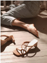 BIEN DANS SES CHAUSSURES BIEN DANS SES CHAUSSURES