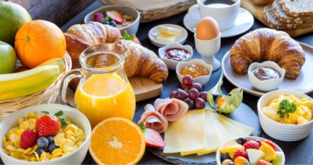 Petit-déjeuner : vaut-il mieux manger salé ou sucré le matin pour perdre du poids ?