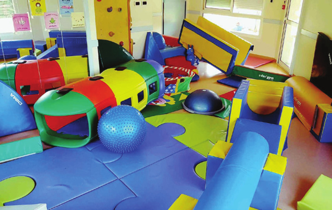 Prestation jeux éveil moteur pour bébé et enfant : location matériel  baby-gym et piscine à balles gonflables - LOCSPORT