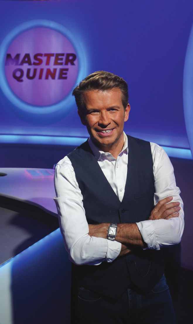 En faisant ses premiers pas en télé à l’Ecole des Fans, Christophe Bégert s’était promis d’en faire plus tard son métier. Pari réussi puisqu’il est l’animateur vedette d’Antenne Réunion depuis une vingtaine d’années déjà. Il est actuellement aux commandes d’un nouveau jeu, Master Quine qu’il co-présente avec Armony Péria !