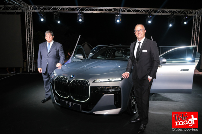 Eric Leal, Président Directeur Général du Leal Group et Philippe-Alexandre Rebboah, Directeur Général du Leal Group Réunion devant la nouvelle BMW I7