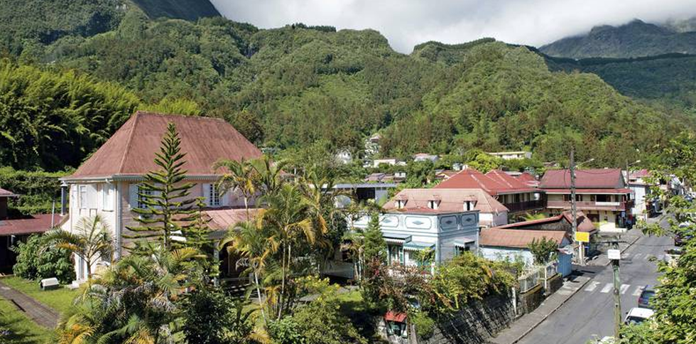 13 villages en compétitions pour « Le village préféré des Français » : Hell-Bourg représente La Réunion