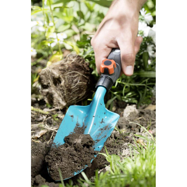Les outils indispensables pour jardiner