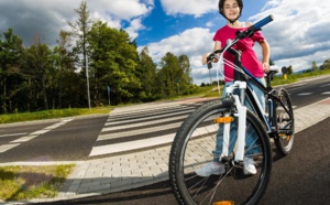 Premiers trajets en vélo, apprenez-lui à bien circuler