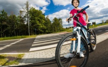 Premiers trajets en vélo, apprenez-lui à bien circuler