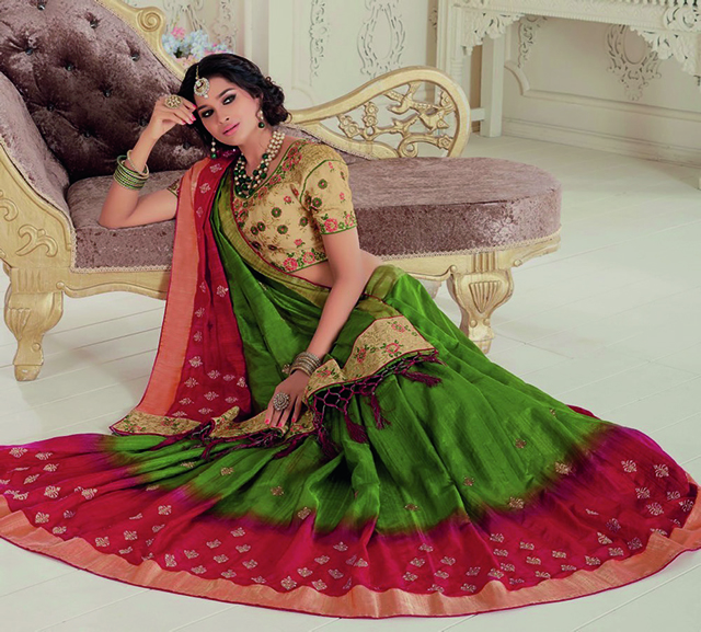 Sari doré, vert et rouge, beau mélange de couleurs rehaussé de motifs brodés - Pavitra