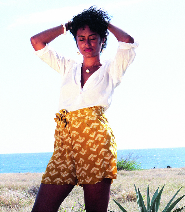 Short en viscose 79€, blouse en viscose 79€, de la nouvelle collection Safari, avec imprimé exclusif arbre du voyageur