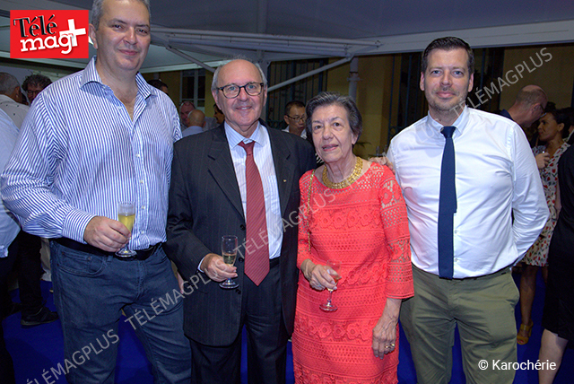 Frédérique Caille Président du Club des Uniques de la Réunion, Jacques Macé, sa femme Catherine et son fils Bertrand du groupe Macé