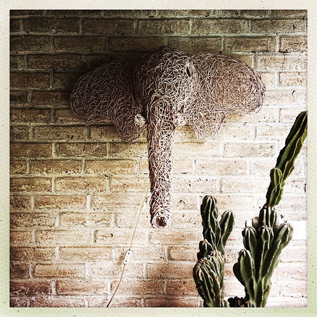 Applique éléphant en rotin – 82€ - Rouge Céladon Saint-Gilles et Saint-Denis 