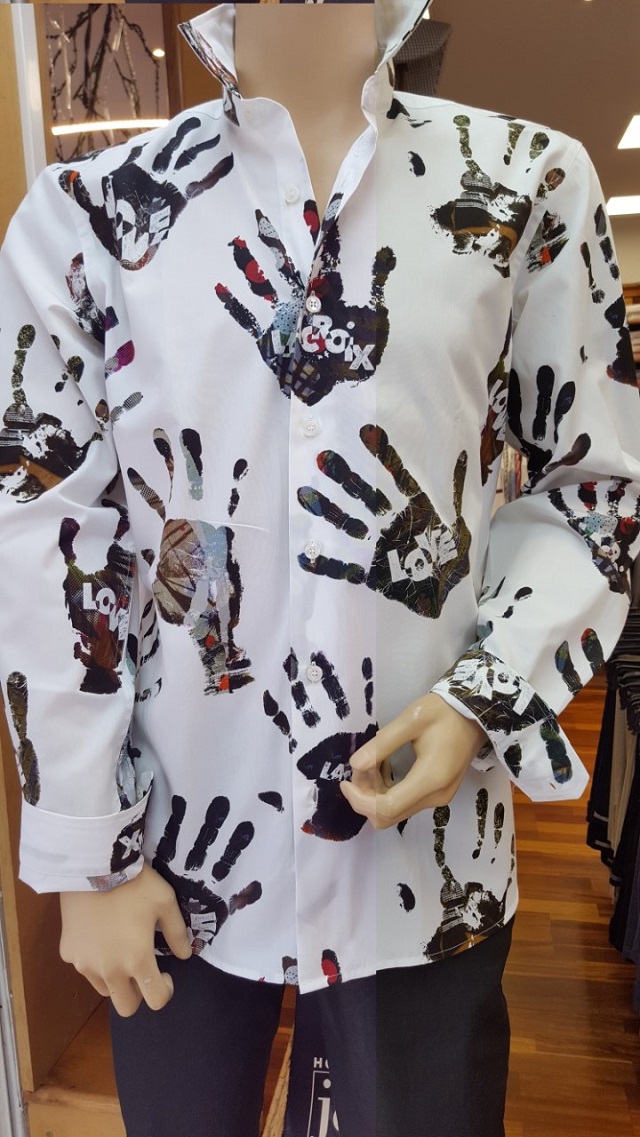 Chemise Christian Lacroix
“Désir” avec les mains à 179€ - Jet Set