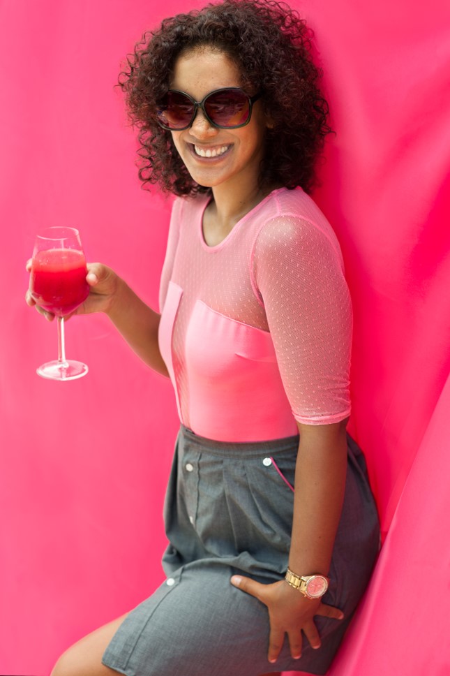 . Jupe « Jolène ». Taille haute et plissée, poches italiennes gansées tout en contraste 65€