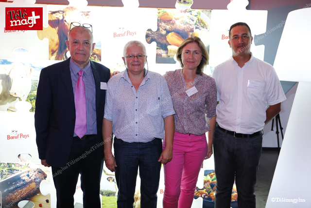 Virginie K-bidi entourée de Philippe Lebon, Olivier Robert, Darine Payet