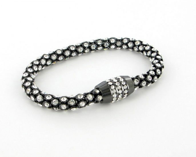 ￼Bracelet Nour London orné de cristaux, à fermeture magnetique - Fragrance & Co