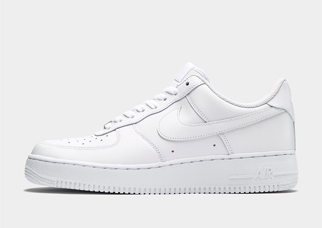  Nike Air Force
1 Triple White Low, icônes de référence depuis 1982, 100€ - Moderny’s Sport