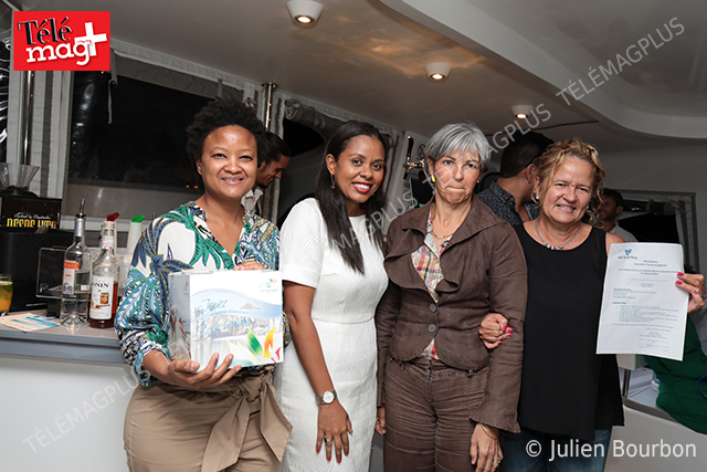 Bernadette Honoré, représentante de l’office de tourisme des Seychelles à la Réunion, Sherin Francis, directrice executif de L'office du Tourisme des Seychelles, Brigitte, Air Austral et la gagnante du billet d’avion, Brigitte Fontaine