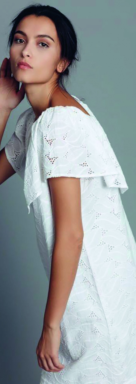 Robe droite mi-longue en broderie anglaise, sans manches à col rond avec volants sur les épaules - Sinequanone